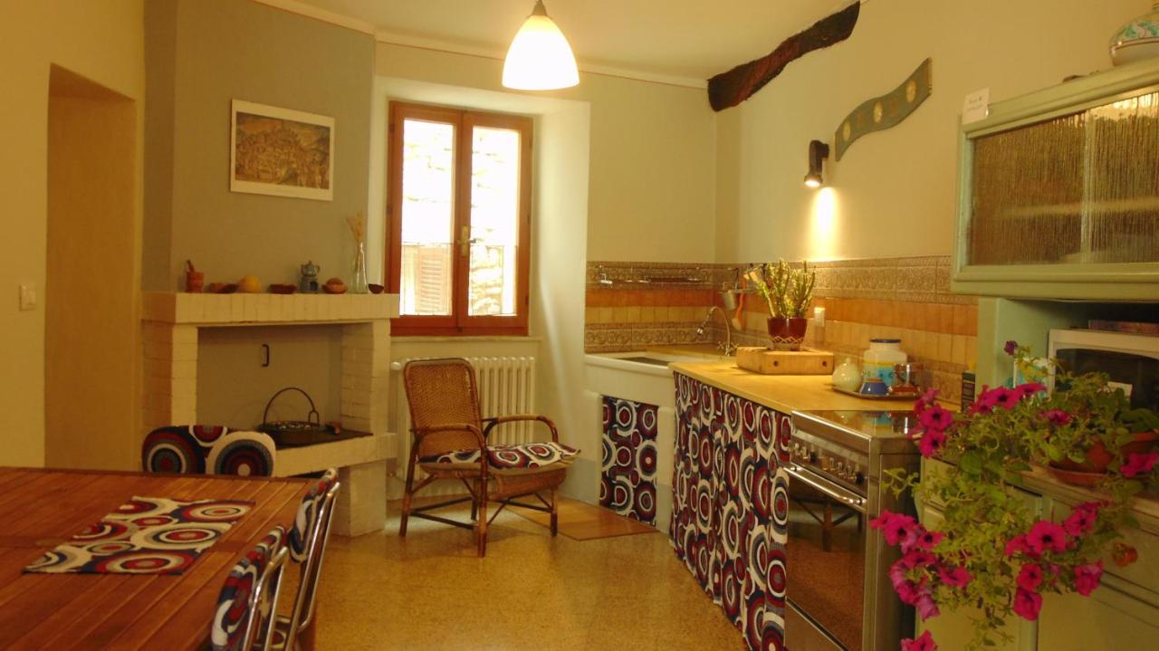 Le Cisterne B&B Amelia Exterior photo